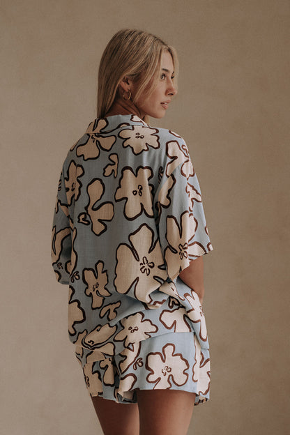 Thessy Shorts - Outline Floral