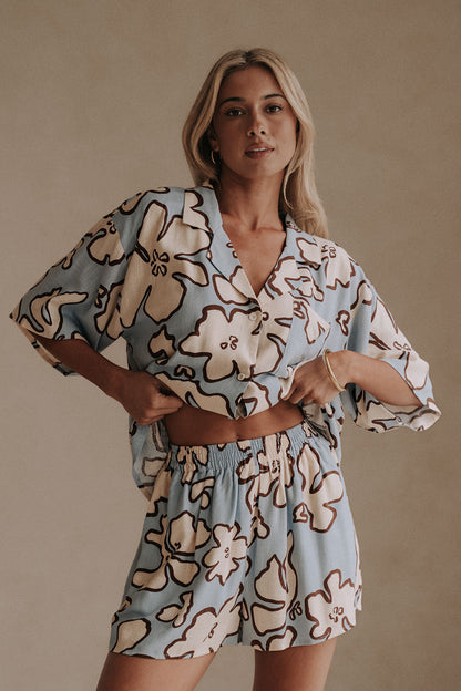 Thessy Shorts - Outline Floral